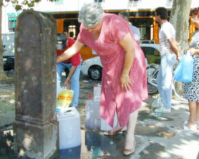 Crisi idrica in città: "Si restituisca l'acqua ai Cosentini, basta scaricabarile" 60 Acqua emergenza