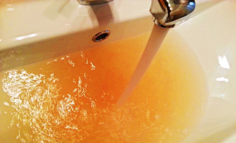 Acqua torbida dai rubinetti 01