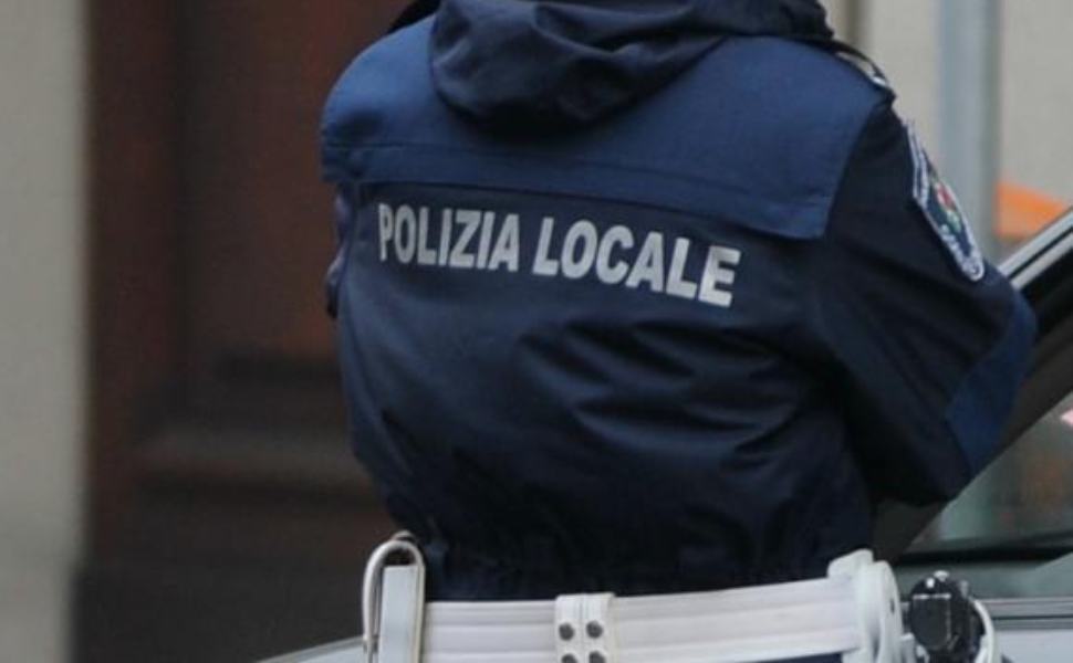 Agente polizia locale 2