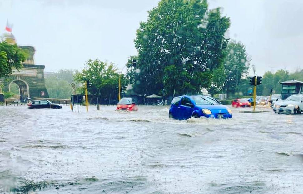 Bomba d'acqua su Roma, in salvo 40 bimbi all'asilo. Domani allerta gialla in Calabria 51 Allagmenti