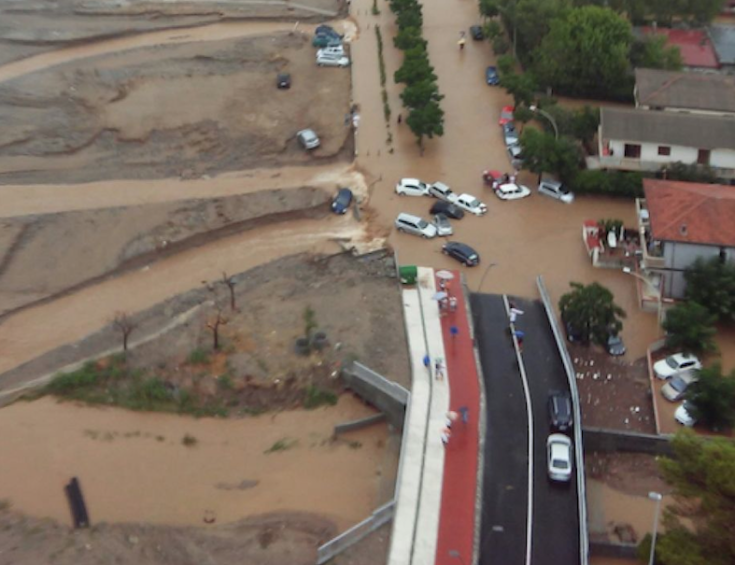 Il cemento sta uccidendo la Calabria: aumentano di conseguenza frane e alluvioni 55 Alluvione Rossano 1