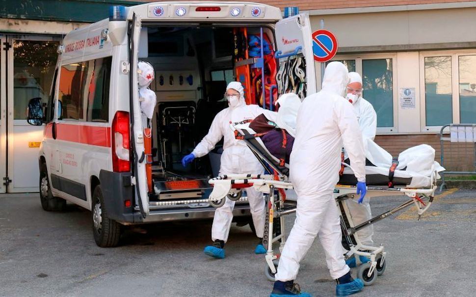 Riportato a casa perchè mancano posti letto, soccorso dal sindaco. "Storia di ordinaria follia" 51 Ambulanza 62
