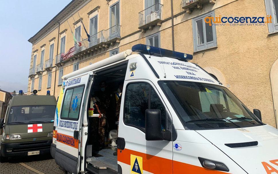 Cosenza, in provincia oltre mille vulnerabili attendono il vaccino a domicilio 51 Ambulanza esercito asp vaccini1