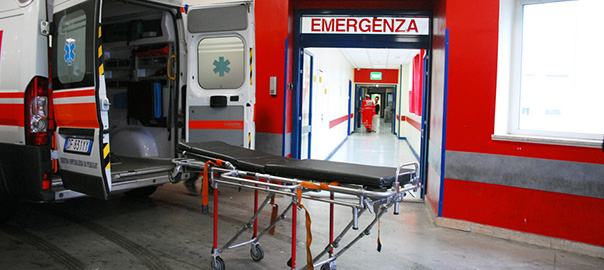 Ambulanza pronto soccorso ospedale