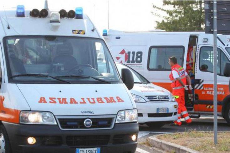 Anziano ucciso da un furgone nel cosentino, rintracciato autista 'fuggitivo' 51 ambulanza 118 rossano