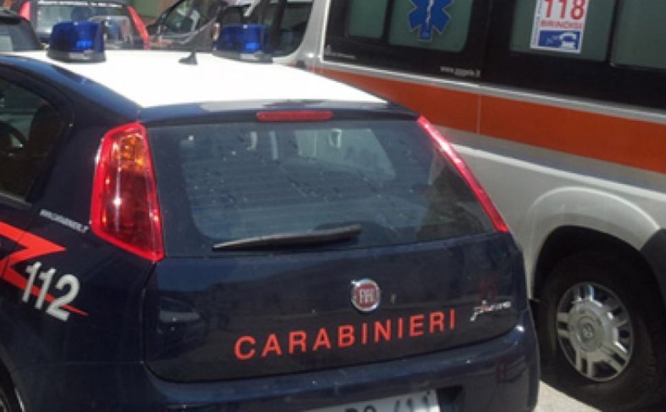 Ambulanze e carabinieri generico 1
