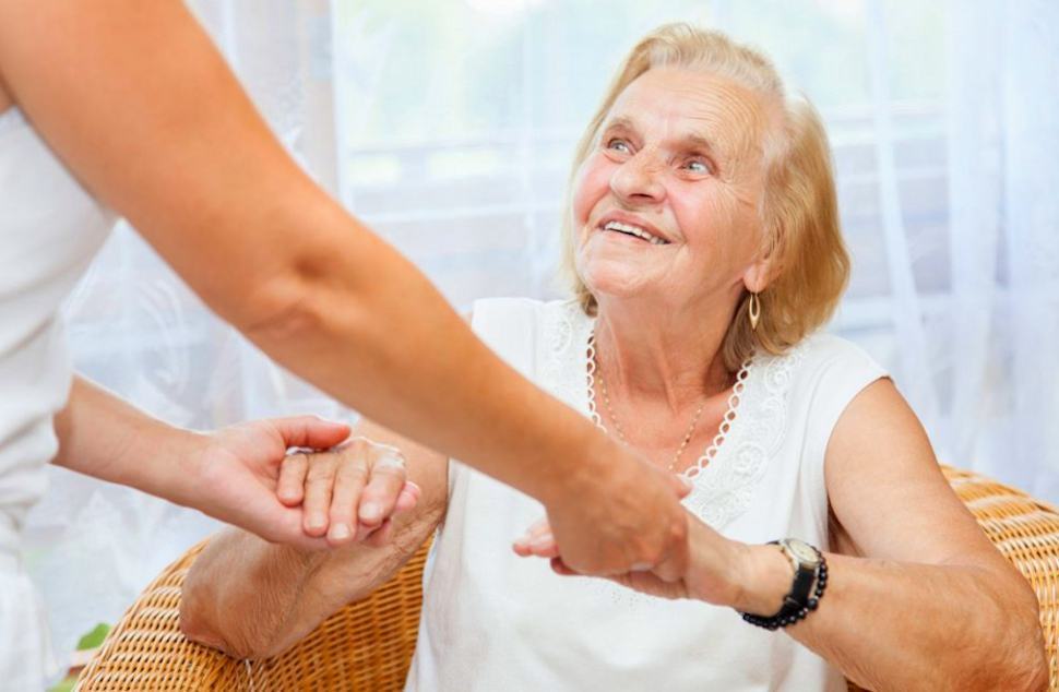 Tra 20 anni? Saremo sempre più anziani e soli. Serviranno 200mila badanti in più 77 Anziani 9