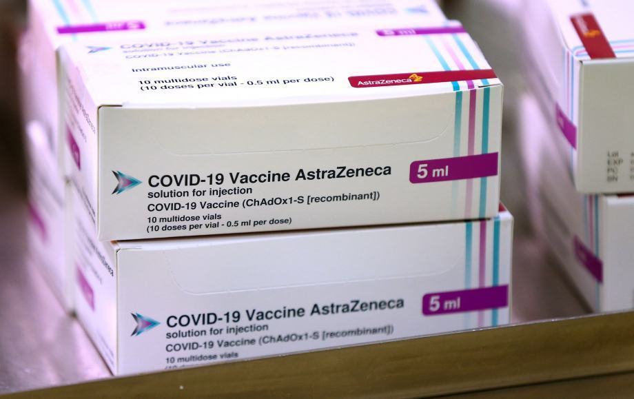 Vaccino AstraZenca anche agli over 65 e in caso di varianti. Nuovo documento dell'OMS 71 Astrazeneca vaccino 3