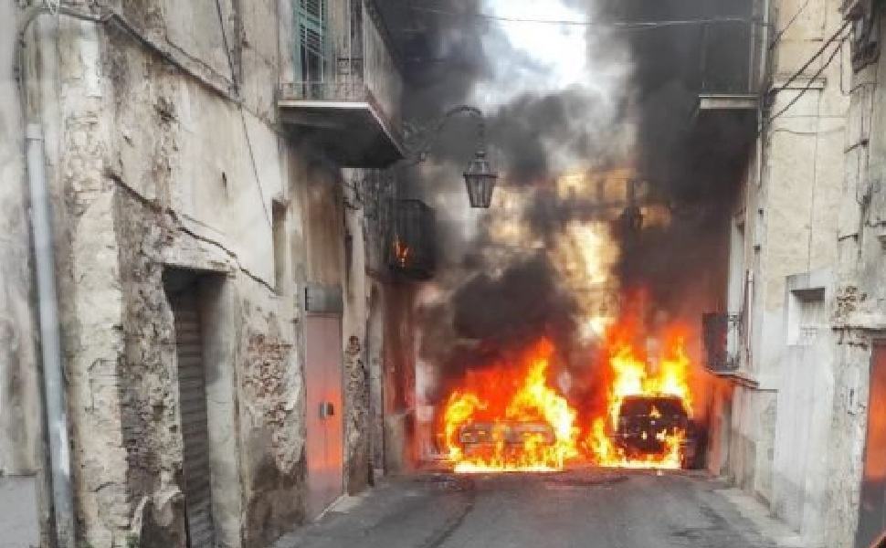 Auto incendiate corigliano rossano 625x350 1 1