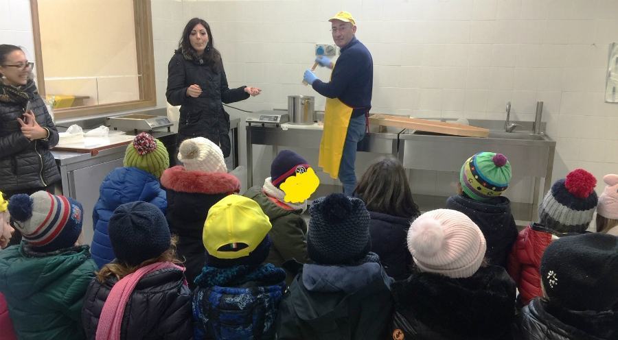 Bambini al mercato di Cosenza