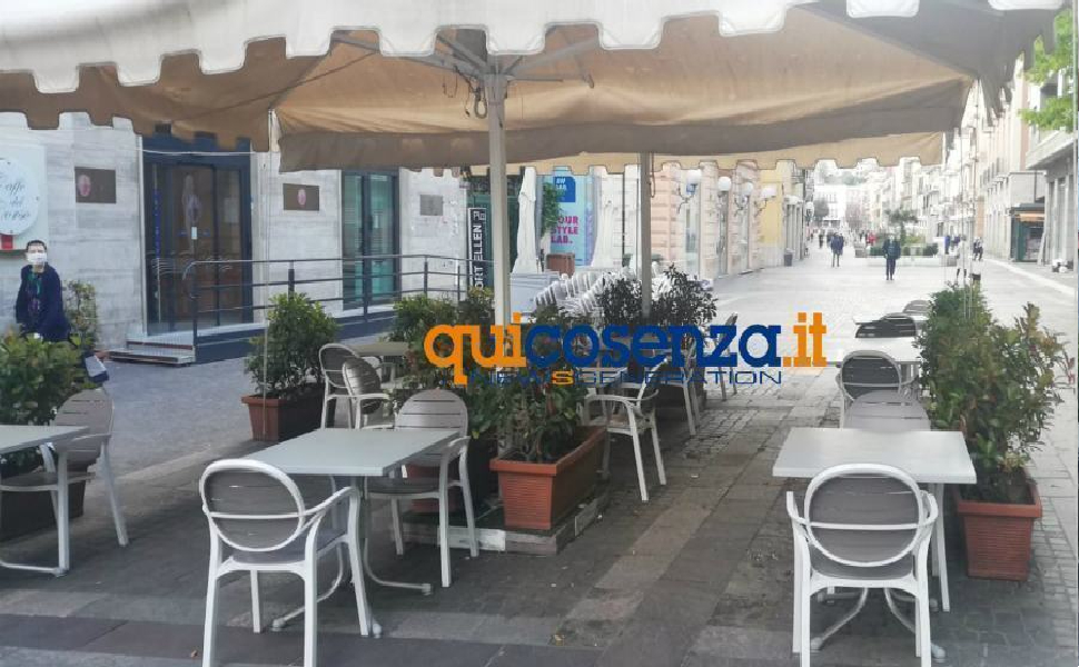 Bar aperto coronavirus Cosenza 06 2