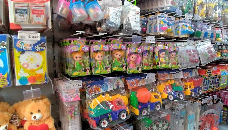Operazione “Befana sicura. Sequestrati in Calabria 2.000 giocattoli pericolosi 53 Befana Sicura1