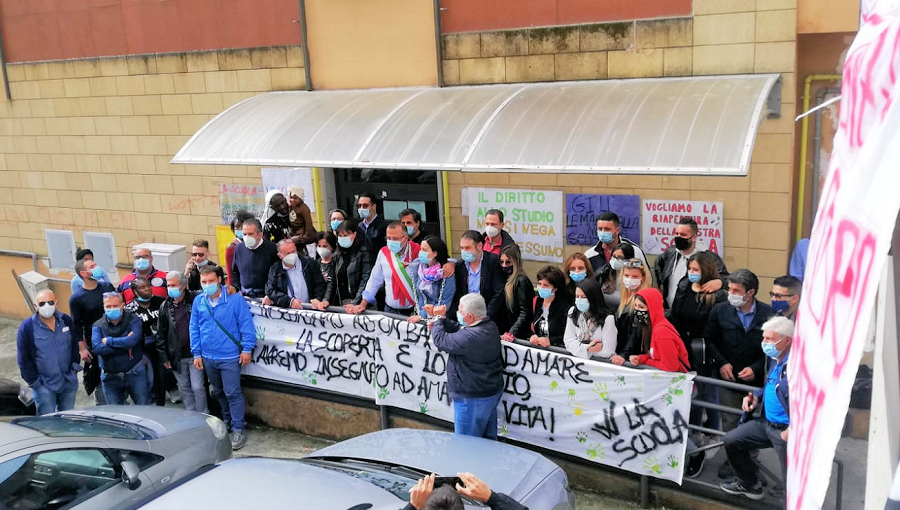 Bocchigliero protesta sindaco