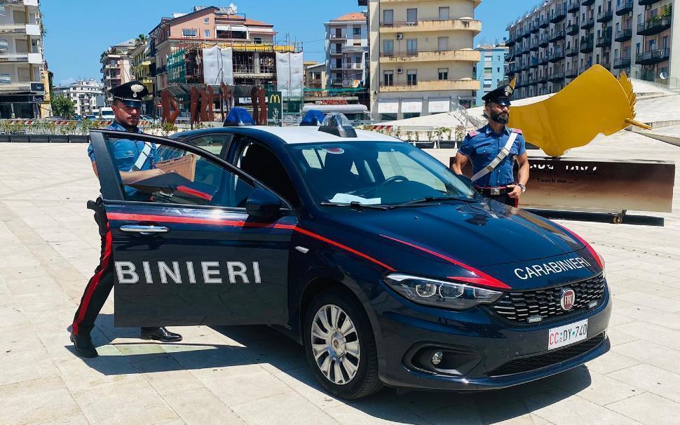 Cosenza Otto Anni Di Botte E Minacce Lei Scappa Di Casa E Lo Denuncia Arrestato 41enne