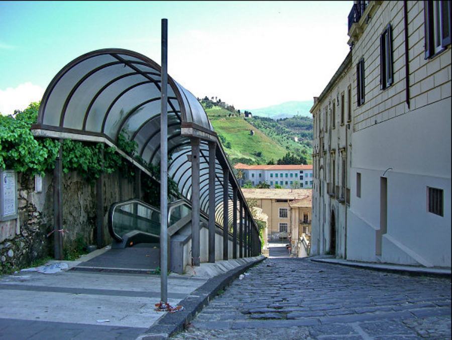 COSENZA scale mobili del centro storico