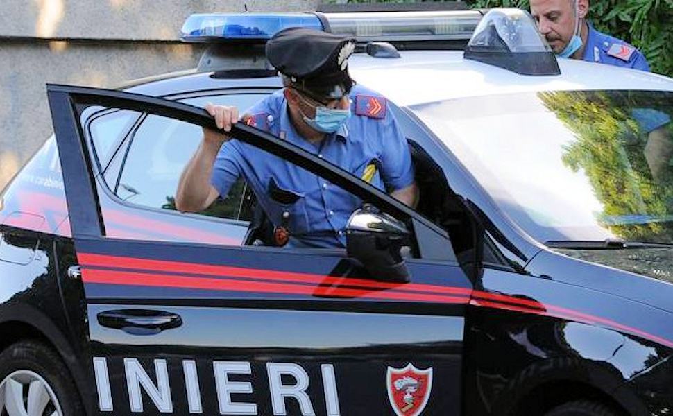 Aggredisce e sperona con l'auto un conoscente, arrestato 40enne 51 Carabinieri 1 40