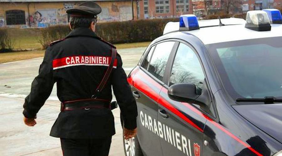 Ferisce a fucilate il fratello del sindaco 51 Carabinieri 124
