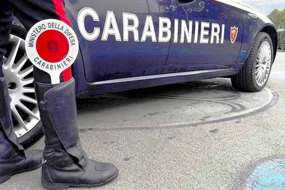 Una tanica di benzina e un accendino, intimidazione sul cantiere di una scuola 51 Carabinieri 2 6