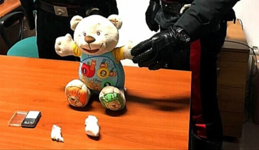 Rende: cocaina nascosta in un peluche, 26enne finisce ai domiciliari 53 Carabinieri Rende cocaina peluche