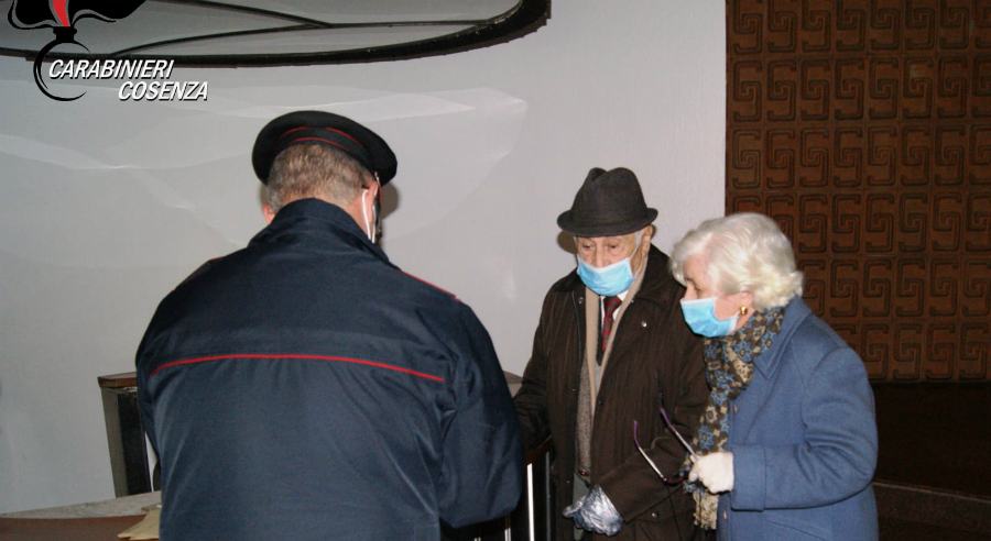 Carabinieri consegnano pensioni 3