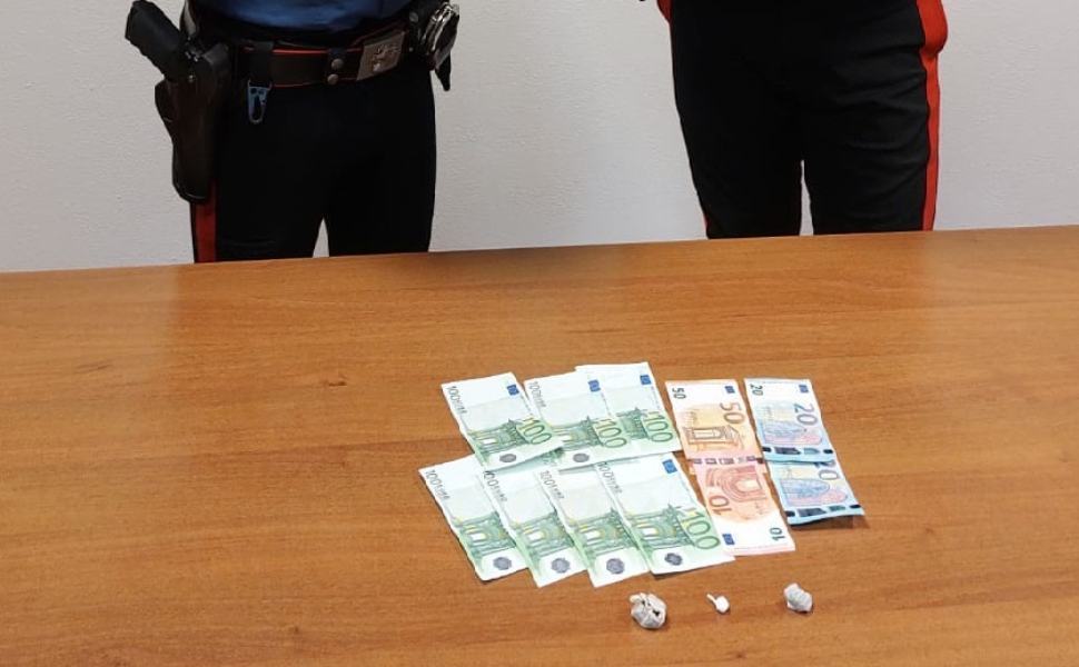 Carabinieri droga e denaro contante