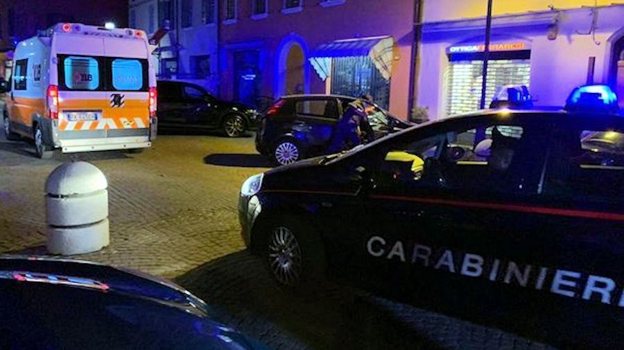 Carabinieri e ambulanza