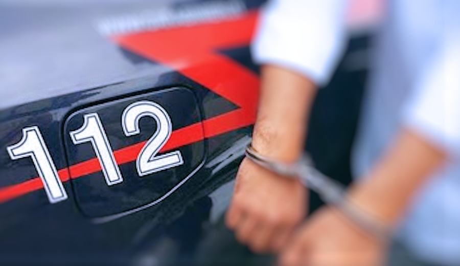 Carabinieri manette arresto 6
