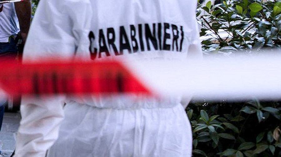 Carabinieri scena crimine