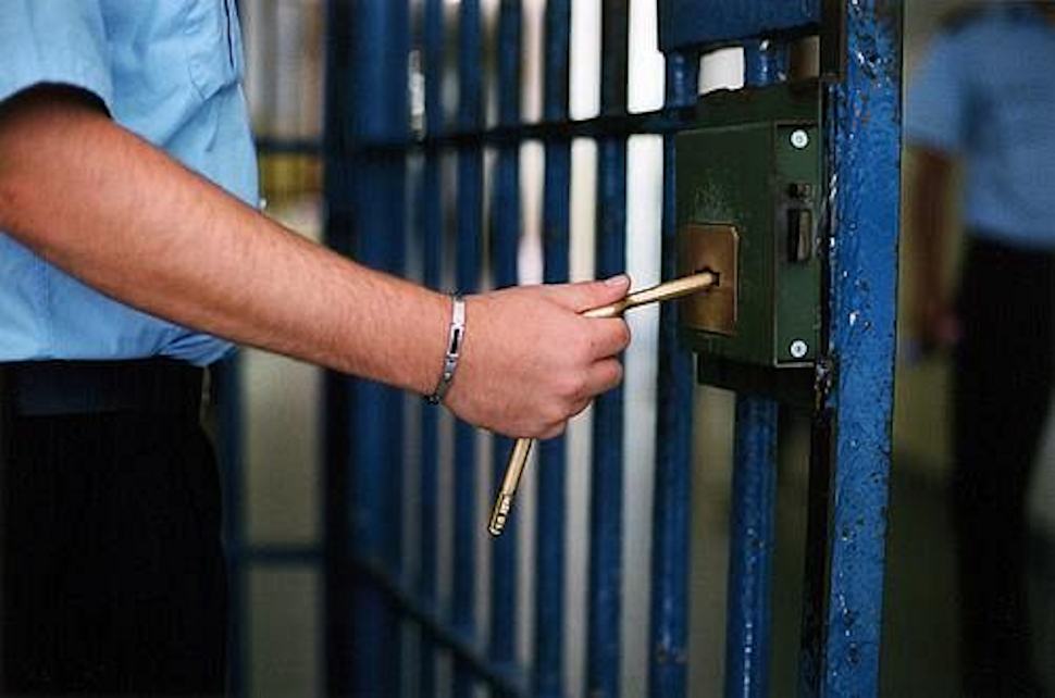 Carcere cancello chiavi 1
