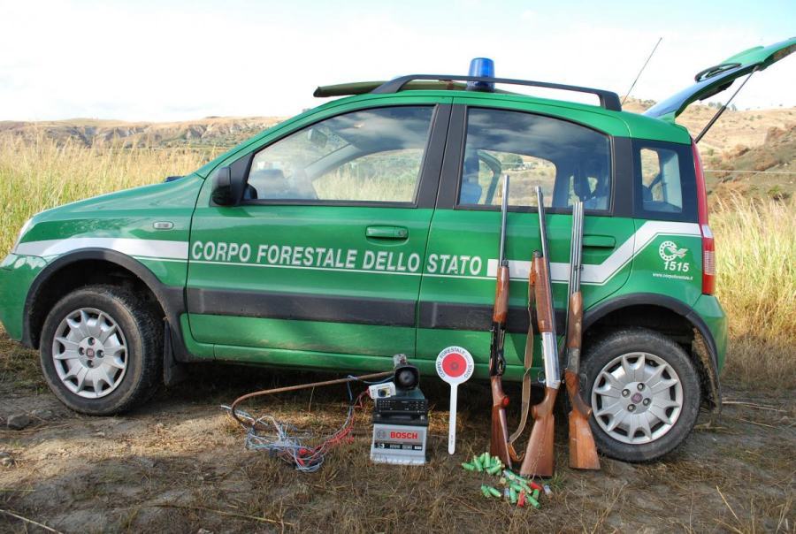 Antibracconaggio: sequestro di armi, richiami acustici e reti. Un arresto e due denunce 51 Carebinieri Forestali antibracconaggio 1