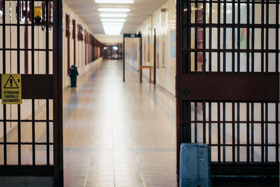 Castrovillari, detenuto tenta di strangolare un agente con il filo del telefono 51 Carecere