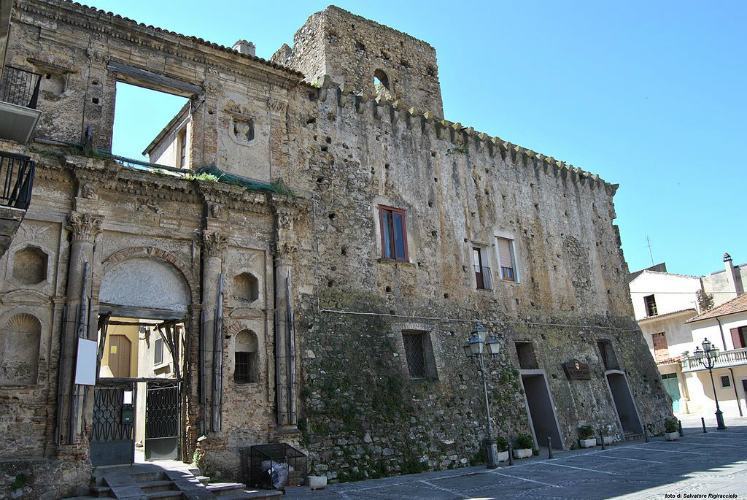 Terranova da Sibari, anche quest'anno torna la camminata tra gli ulivi 51 Castello Feudale Terranova da Sibari 1