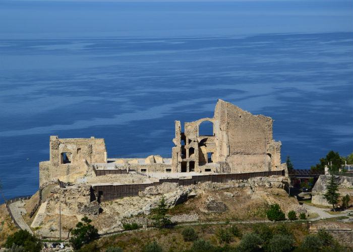 Castello della Valle Fiumefreddo Bruzio CS