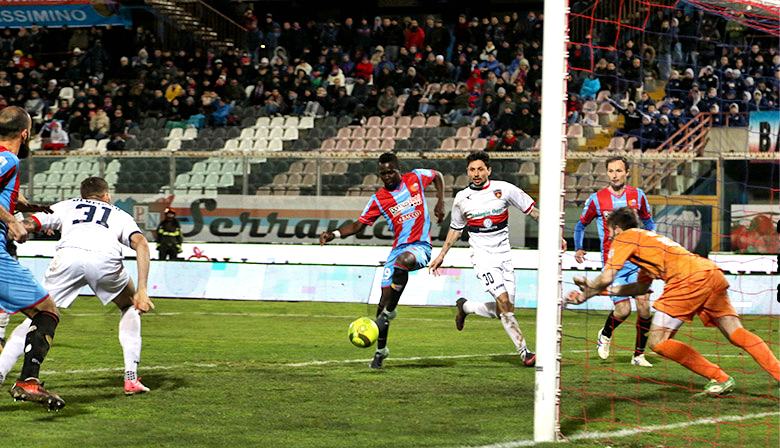 Catania Cosenza 2 2 Manneh