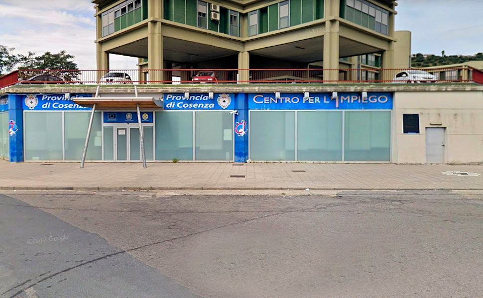 Inadeguatezza strutturale e centro per l'Impiego chiuso "subito una nuova sede" 51 Centro per limpiego Cosenza