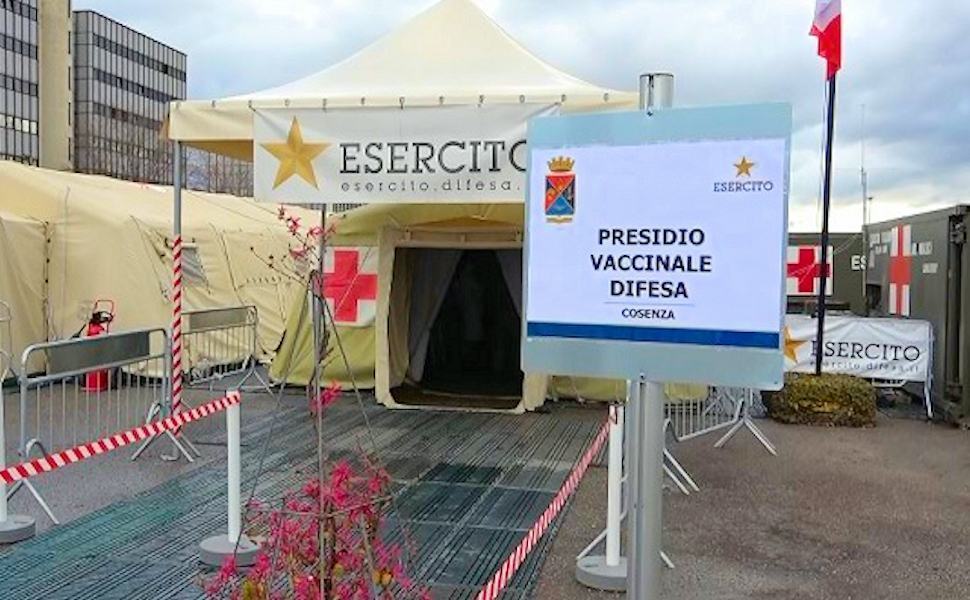 Centro vaccinale ospedale da campo esercito Cosenza