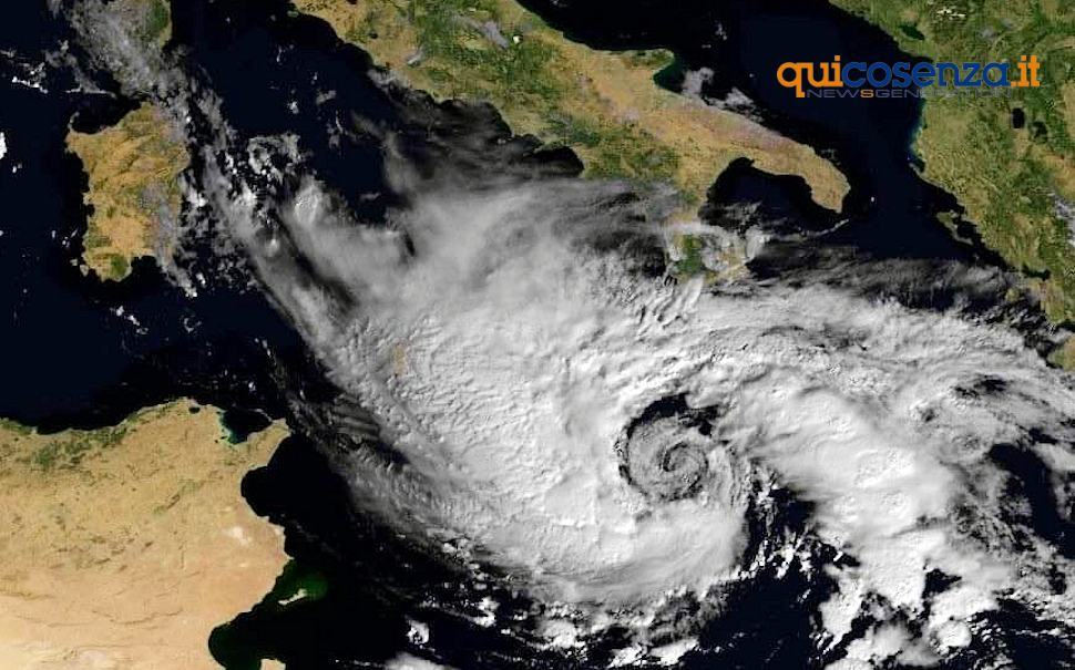 L'uragano Apollo sferza la Sicilia: "restate a casa". Sale a rossa l'allerta in Calabria 51 Ciclone mediterraneo 1