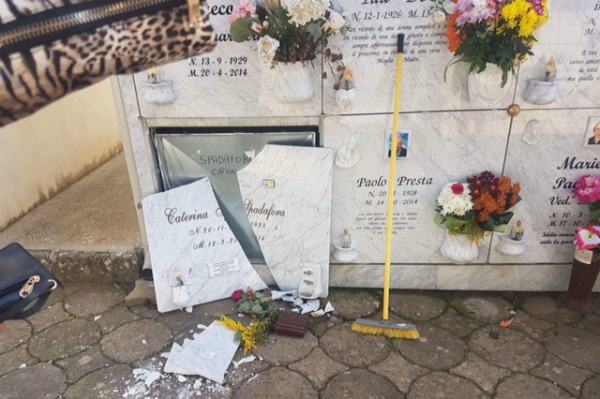 FOTONOTIZIA - Ladri e vandali al cimitero, Ambrogio: "istallare subito telecamere" 64 Cimitero 1