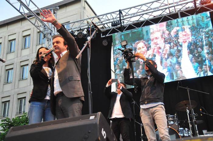 Un anno fa la rielezione a sindaco: Occhiuto traccia il bilancio dei primi 12 mesi di amministrazione 51 Comizio di chiusura campagna elettorale 2016 piazza Scura Cosenza