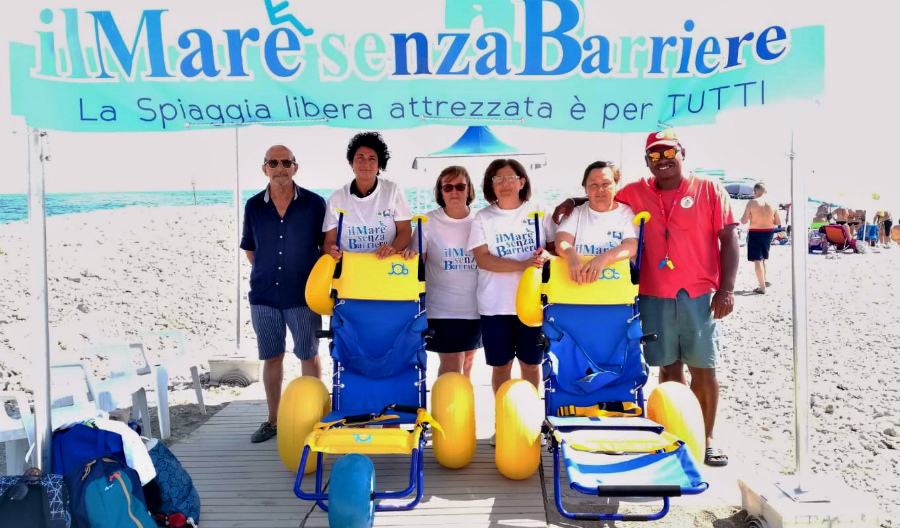 Comune di Roseto Capo spulico spiaggia barriere