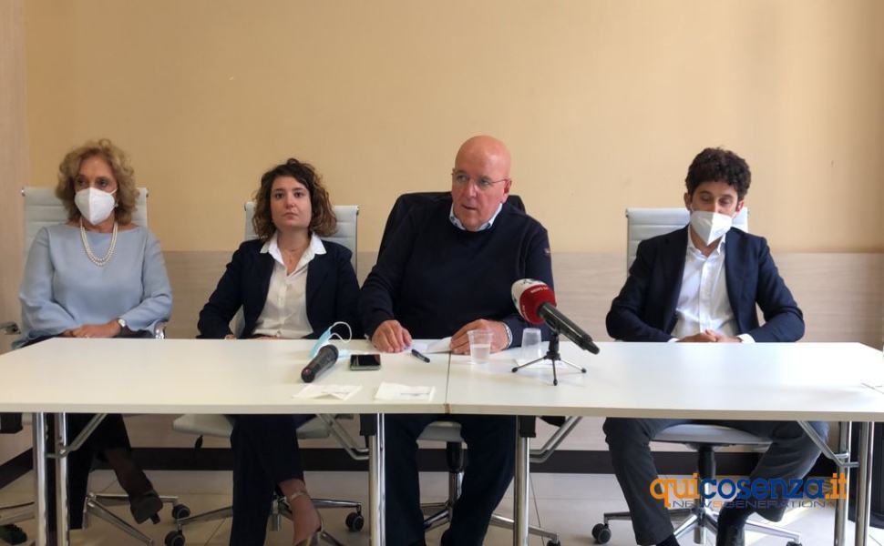 Conferenza stampa mario oliverio hotel president
