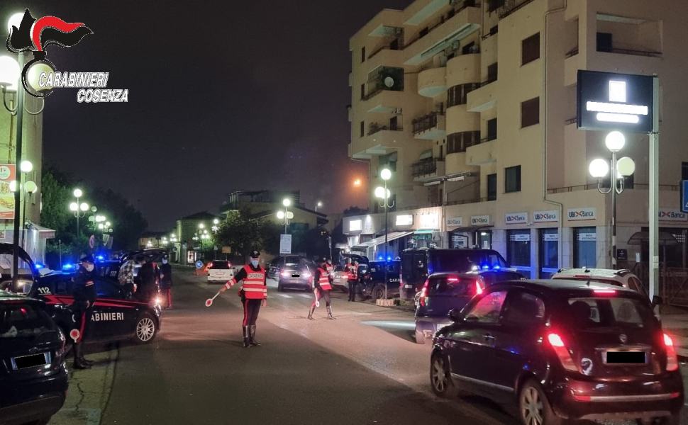 Rende, sequestro di droga e due locali chiusi per carenze igienico sanitarie 51 Controlli Movida 1 1