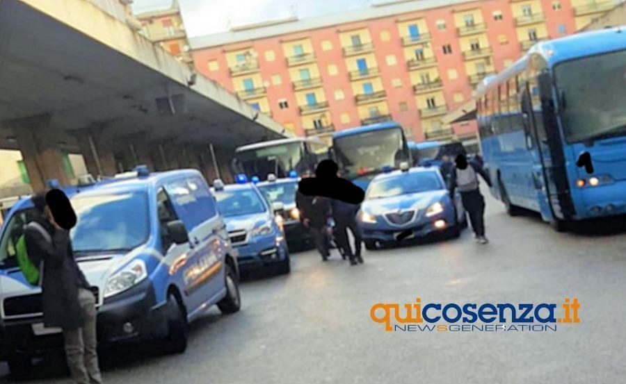 Controlli autostazione polizia