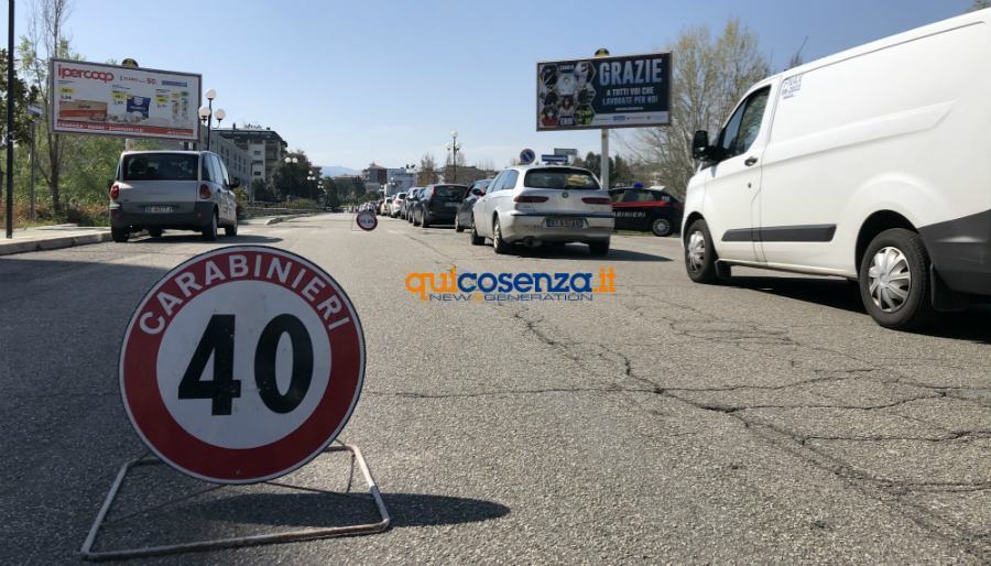 Controlli carabinieri covid Rende 05