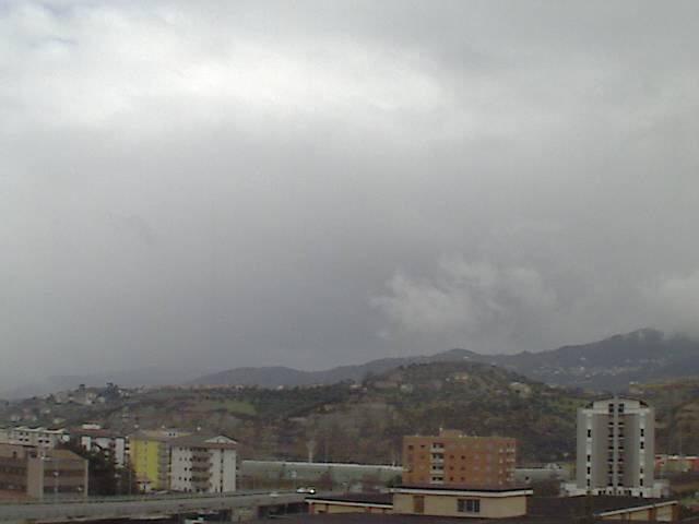Coperto con pioggia a Cosenza Giovedi 23 Febbraio 2012