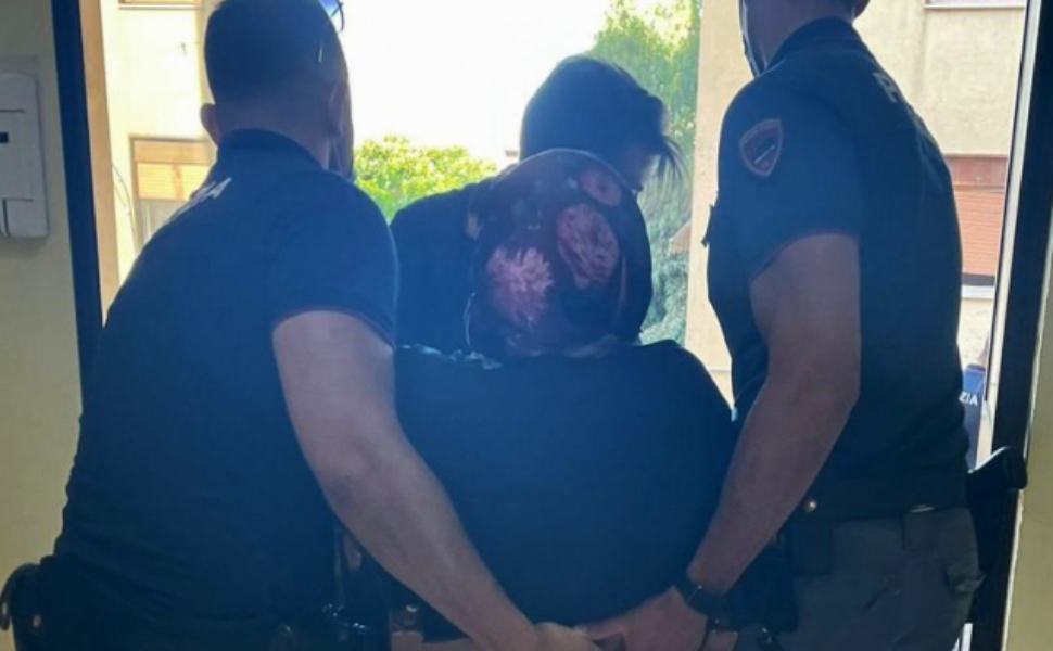 Coppia anziani polizia reggio incendio