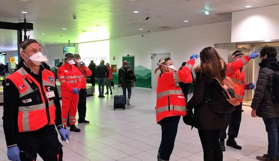 Coronavirus, controlli in tutti gli aeroporti italiani per chi arriva da Roma 51 Coronavirus aeroporto 1