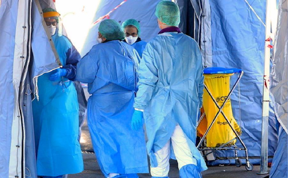 Meno contagi covid in Calabria (+92) e sempre meno pressione sugli ospedali 51 Coronavirus medici 2 1 3