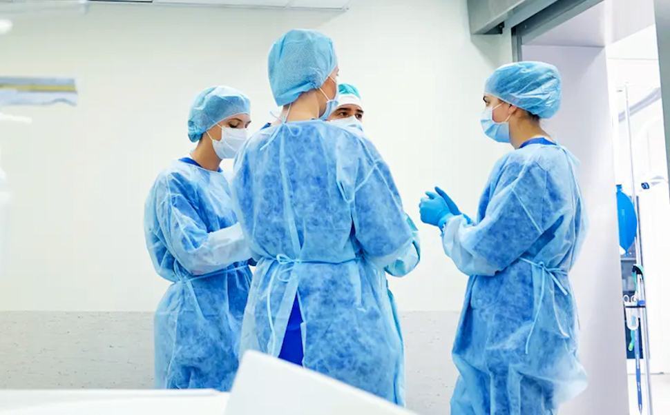 Calano i nuovi contagi in Calabria (+433), anche in provincia di Cosenza (+170) 65 Coronavirus medici 37