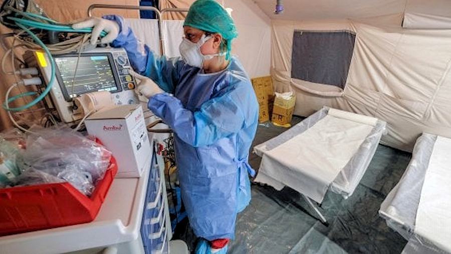 Coronavirus, sale a cinque il numero dei decessi in Calabria 51 Coronavirus medici3 1